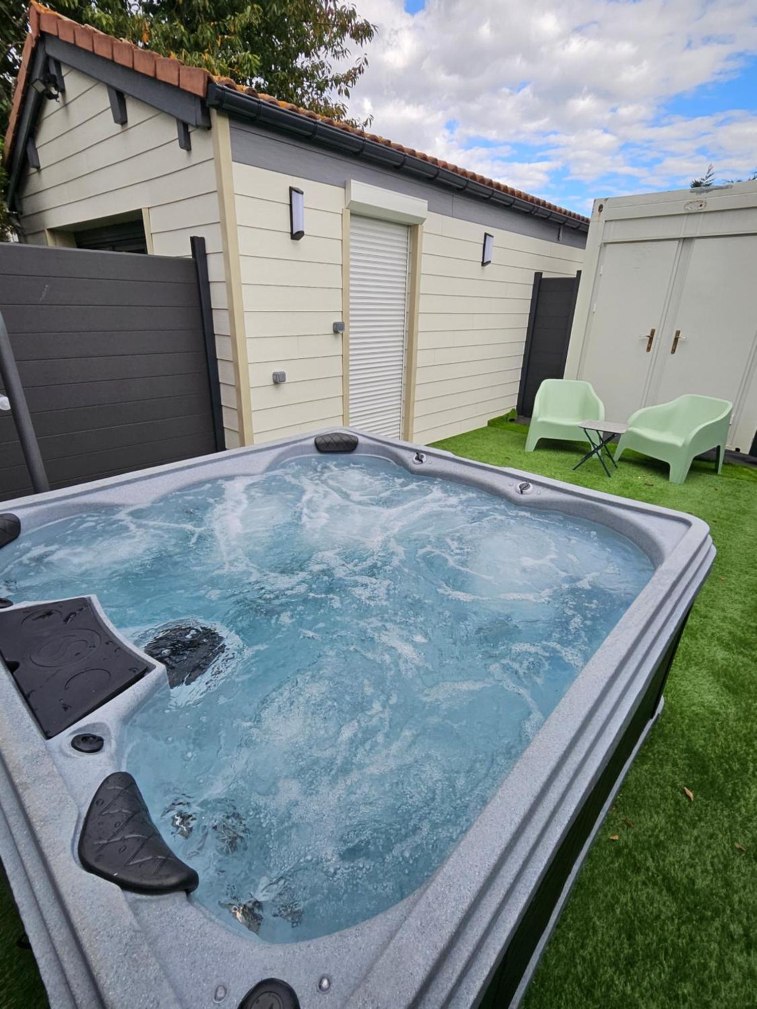 Hebergement Privee Jaccuzzi En Supplement Saint-Clair-du-Rhone 외부 사진