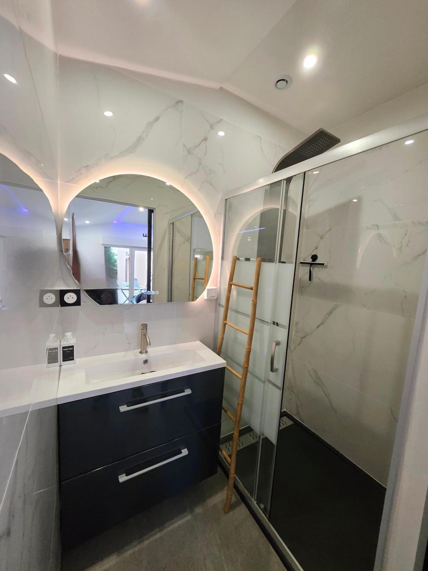 Hebergement Privee Jaccuzzi En Supplement Saint-Clair-du-Rhone 외부 사진