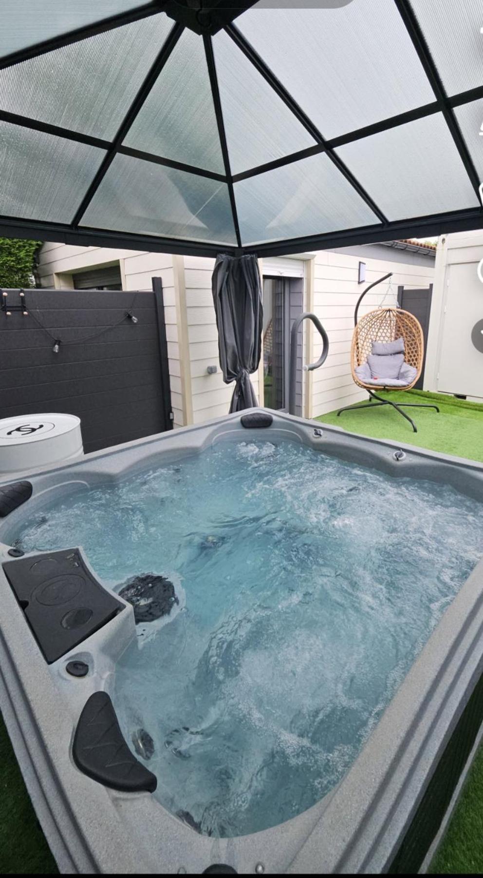 Hebergement Privee Jaccuzzi En Supplement Saint-Clair-du-Rhone 외부 사진